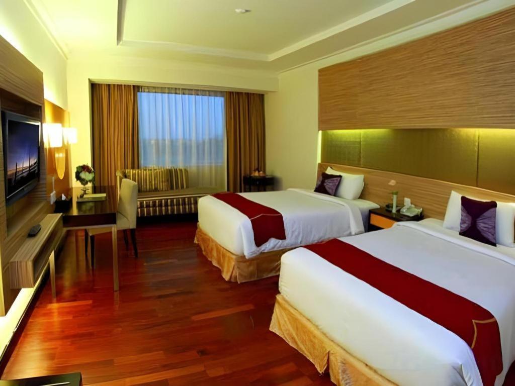 Grand Basko Hotel Паданг Экстерьер фото